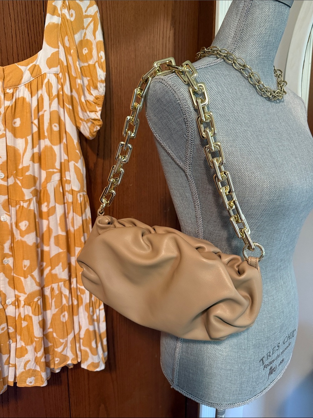 Unbranded Dumpling pouch style shoulder bag  tan faux leather NEW